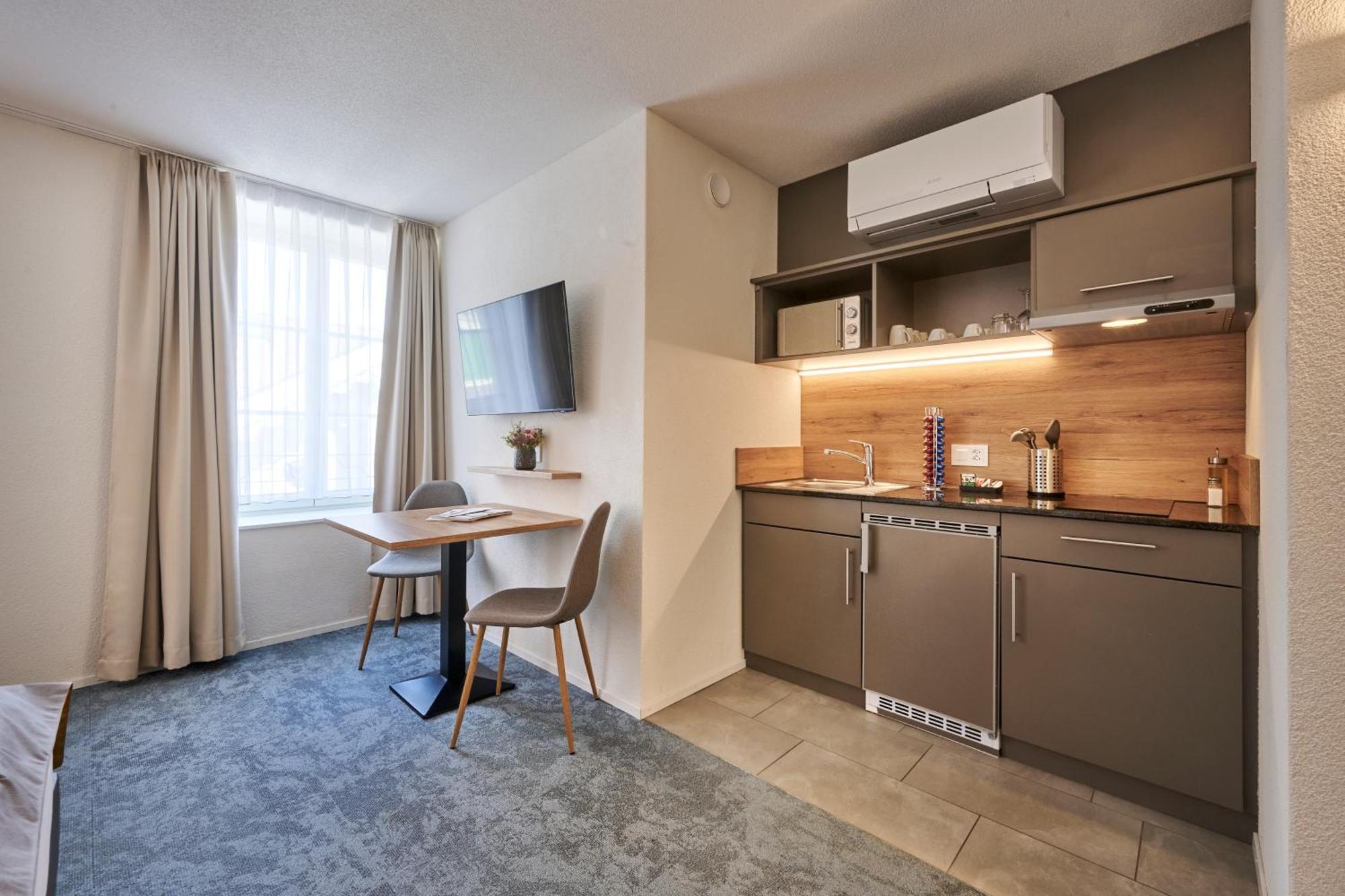 Aparthotel Krone - Self Check-In Unterseen ภายนอก รูปภาพ
