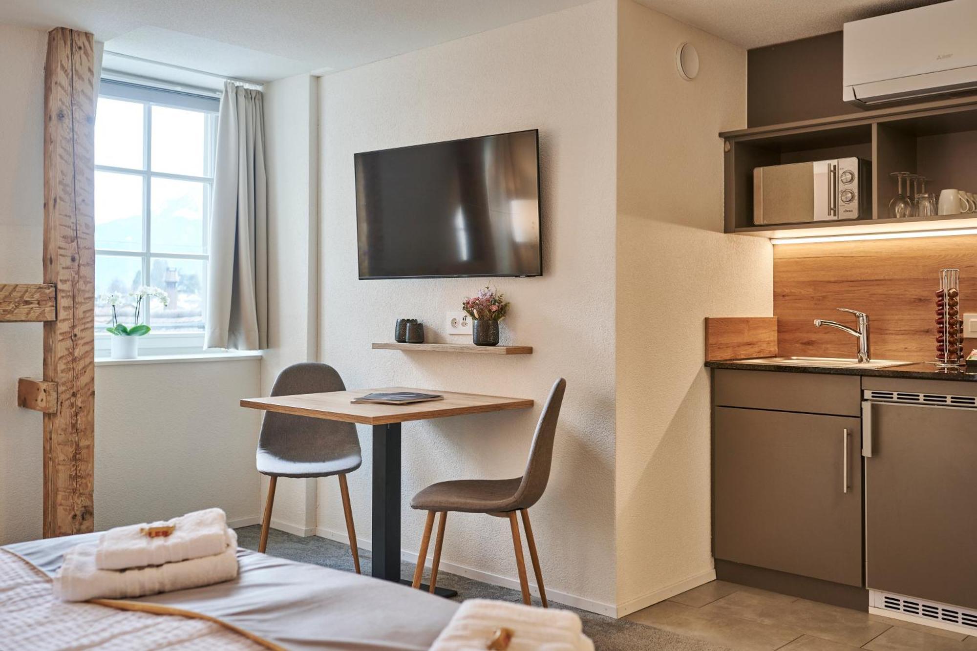 Aparthotel Krone - Self Check-In Unterseen ภายนอก รูปภาพ