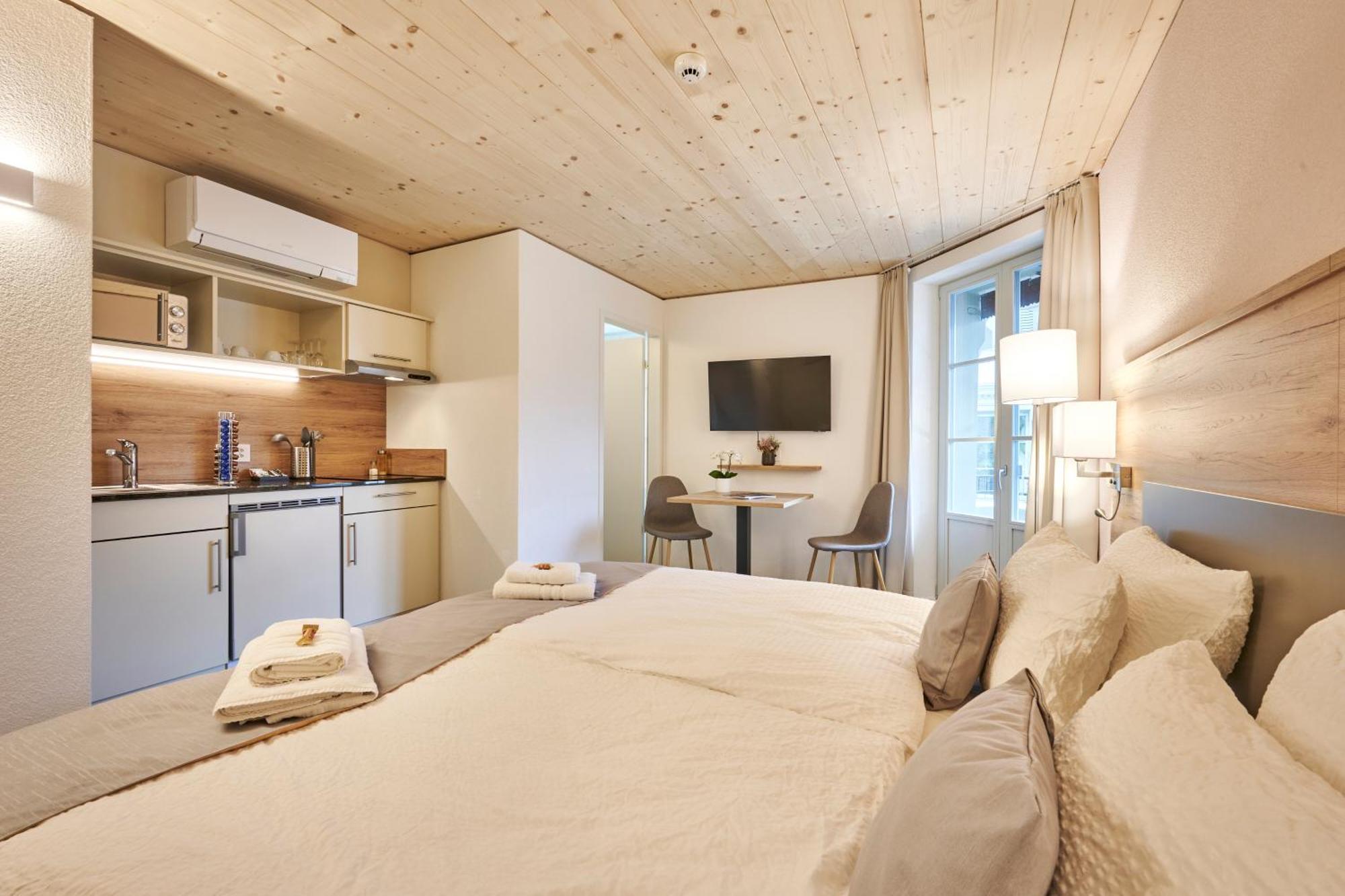 Aparthotel Krone - Self Check-In Unterseen ภายนอก รูปภาพ