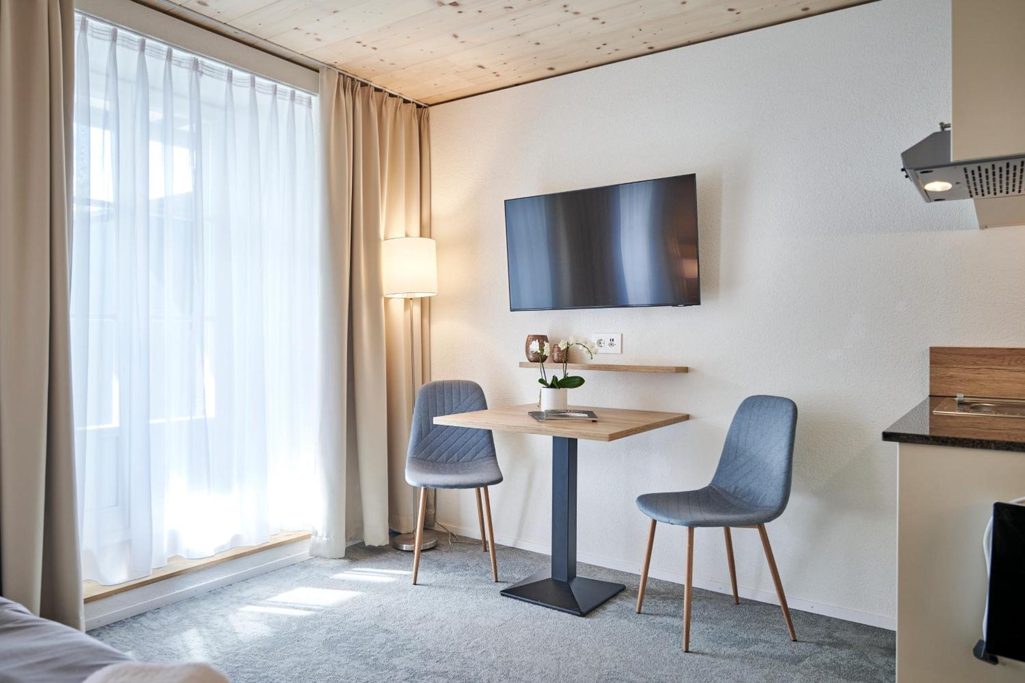 Aparthotel Krone - Self Check-In Unterseen ภายนอก รูปภาพ