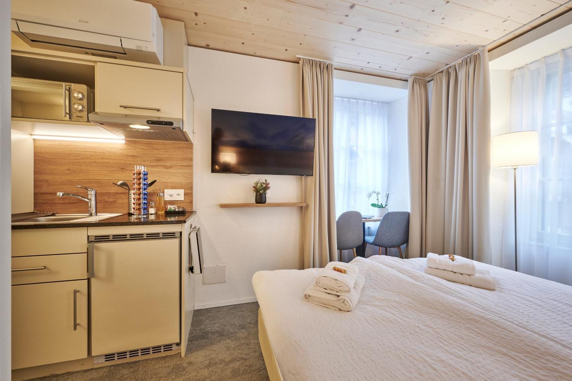 Aparthotel Krone - Self Check-In Unterseen ภายนอก รูปภาพ